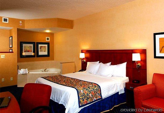 Courtyard By Marriott Knoxville Airport Alcoa Room photo